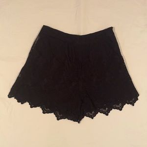 SALE Adorable black shorts!